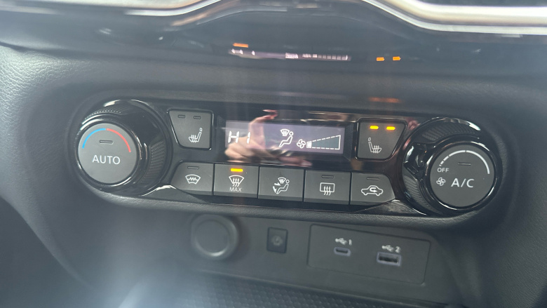 Nissan Juke 1.0 DiG-T Tekna 5dr DCT Petrol Hatchback